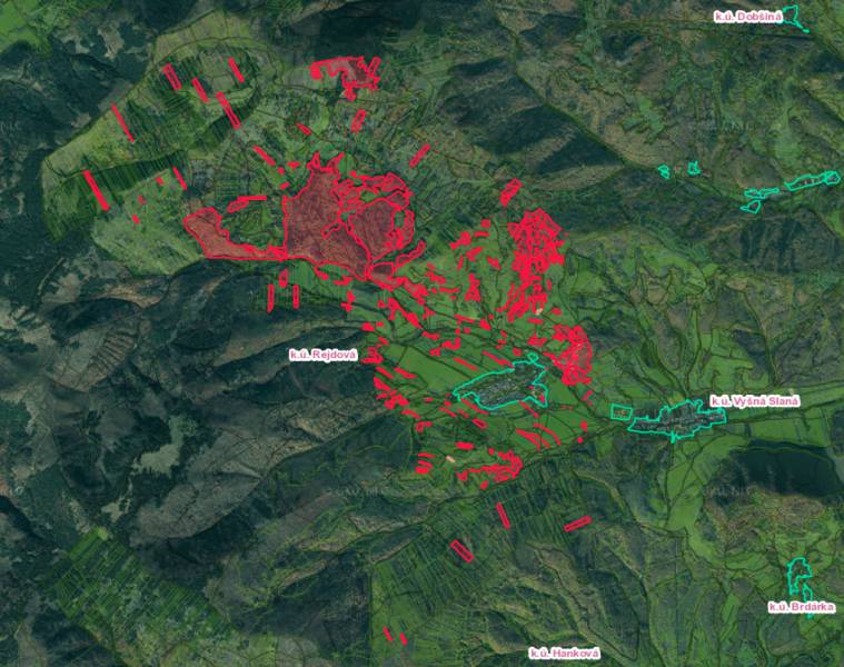 Aerial map with marked agricultural and forest lands in the cadastral area of Rejdová.