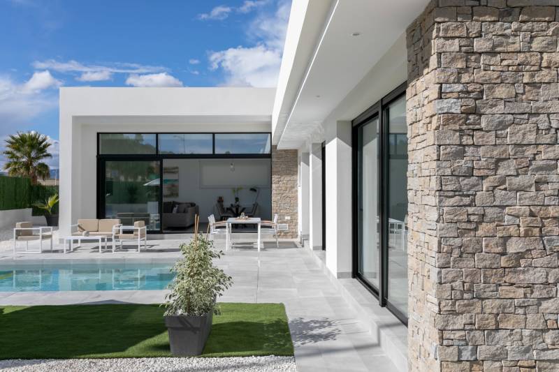 Villa in Calasparra with a pool, comfortable exterior with a terrace and garden.