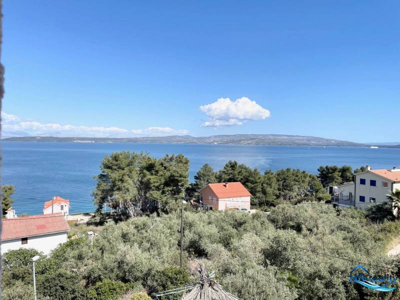 View from the holiday apartment of the coast and mainland landscape in Šolta.