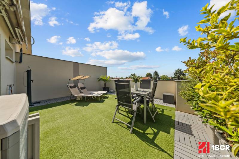 Terrace in a 4-room apartment on Záhradná Street in Most pri Bratislave.