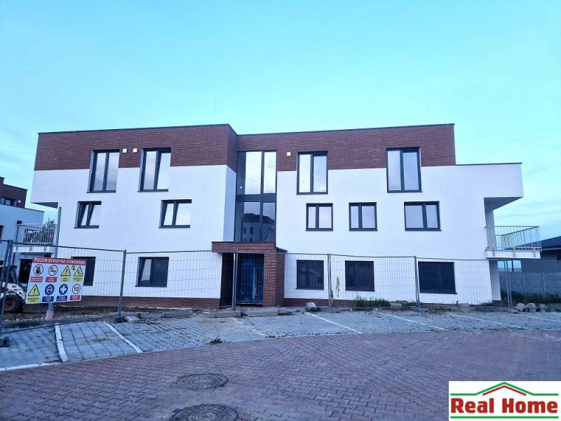 On Vtáčia Street in Senec, there is an apartment building with one-bedroom apartments.