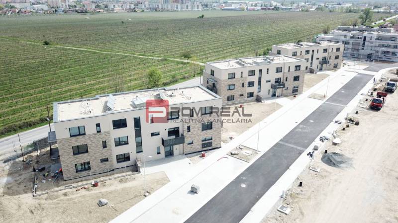 New buildings along Limbašská Road in Pezinok with a view of the vineyards, 2-room apartment.