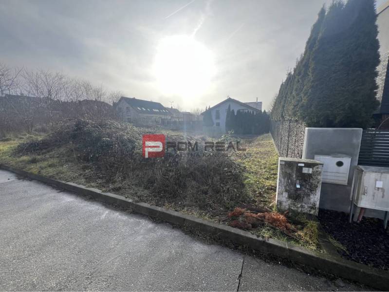 Plots - residential on Bazova Street in Stupava, ideal for building a family house.