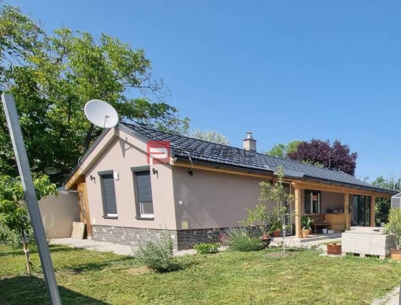Family house with a terrace on residential plots in Marianka on Na Tálkoch street.
