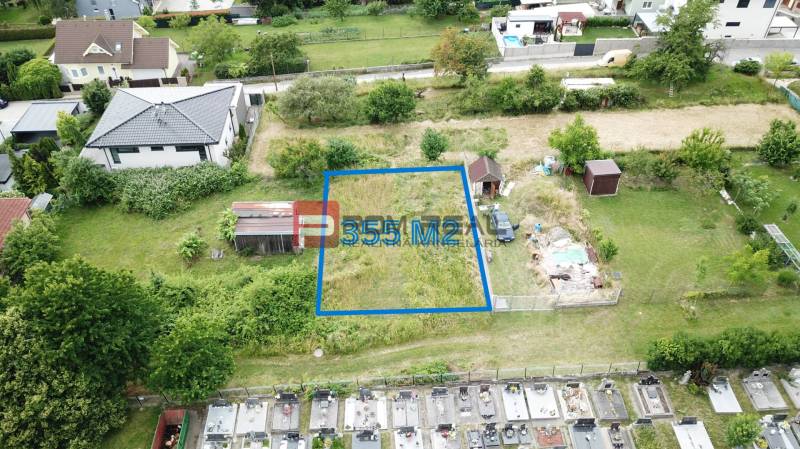Plots - residential on Na Tálkoch Street in Marianka, area 355 m², view of houses.