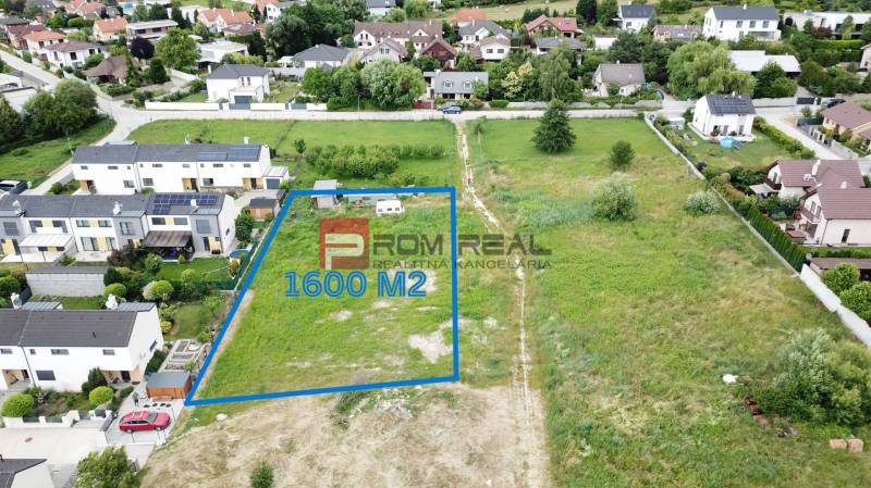 Residential plots in Marianka on Na Ovsisku Street, size 1600 m².