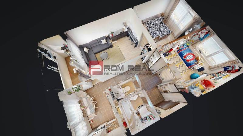 3-room apartment with a living room, two bedrooms, and a bathroom.