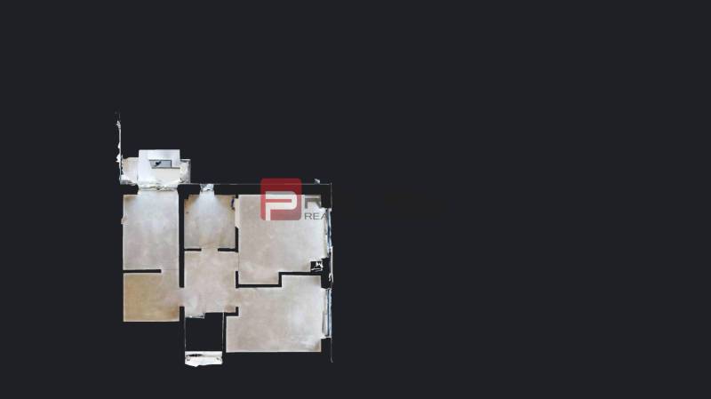 Floor plan of a room in a family house, showing rooms and a hallway.