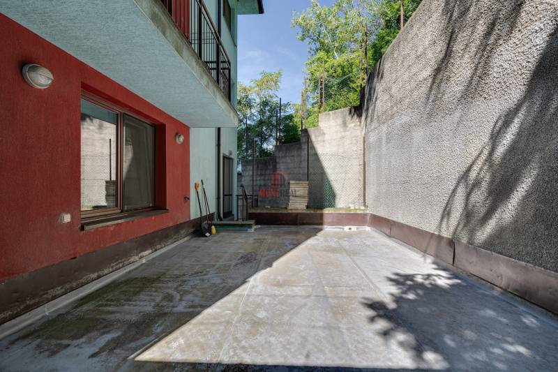 In the courtyard of a 3-room apartment on Slávičie údolie in Bratislava - Staré Mesto.