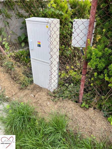 Electrical cabinet next to the fence in Dolný Bar, ideal for plots - residential.