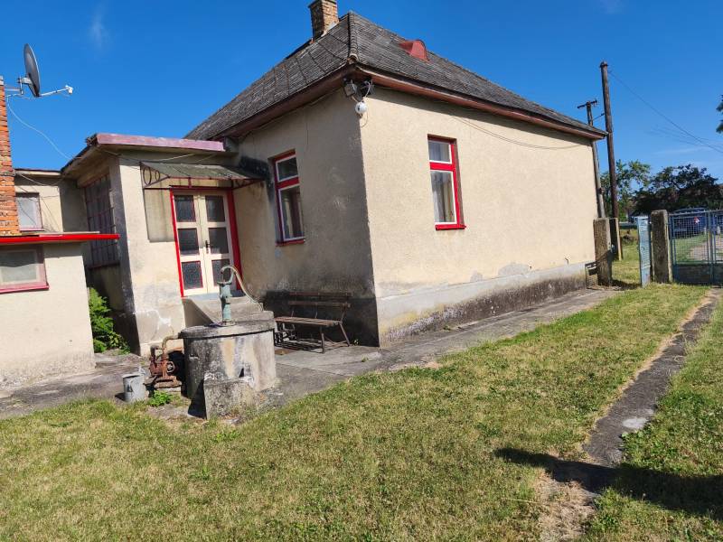 A family house in Obsolovce in Horné Obdokovce with a rustic style and a beautiful garden.