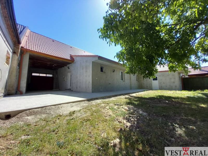 Family house in Trakovice with a large yard and covered terrace.