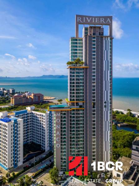 Apartment construction in Pattaya, high-rise buildings with sea views.