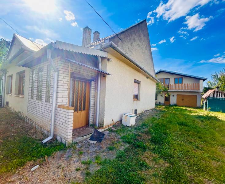 A family house in Sobrance with a grassy plot and a small annex.