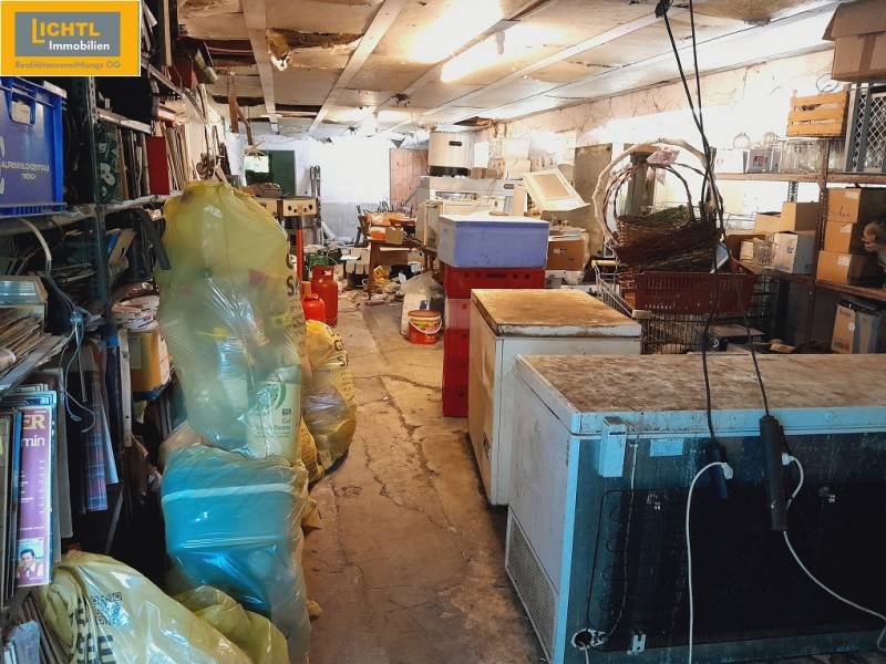 In the gastro premises, there are shelves with boxes and freezing boxes.