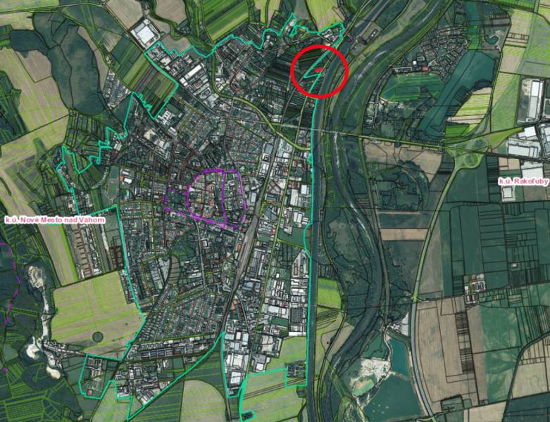 Map of Nové Mesto nad Váhom shows plots - housing and roads with a marked area.