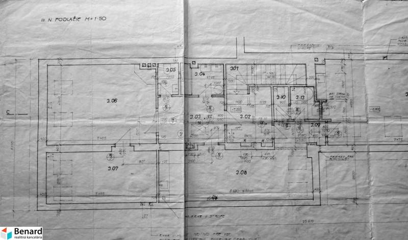 The drawing shows the floor plan of the third floor of the building with detailed dimensions and markings.