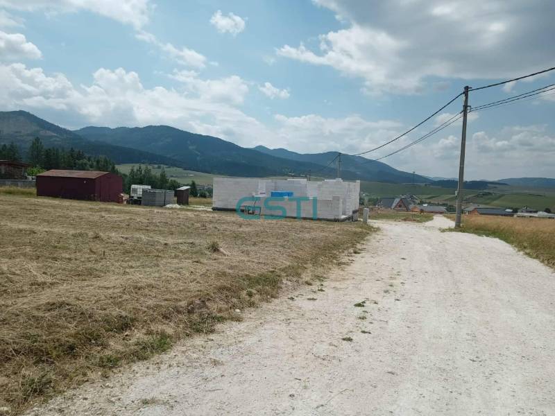 Plots - housing in Kunerad with a view of the mountains and part of the sky.