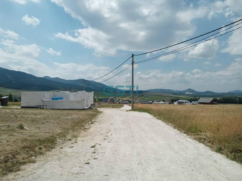 Plots - housing in Kunerad with a view of the mountains and surrounding fields.
