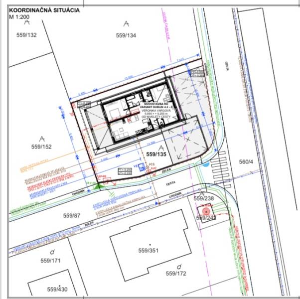 Building plan of a family house in Galanta Košúty, showing the placement on the plot.