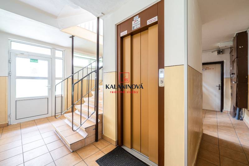 Elevator and staircase in a residential building on Žižkova Street, Košice – Juh district.