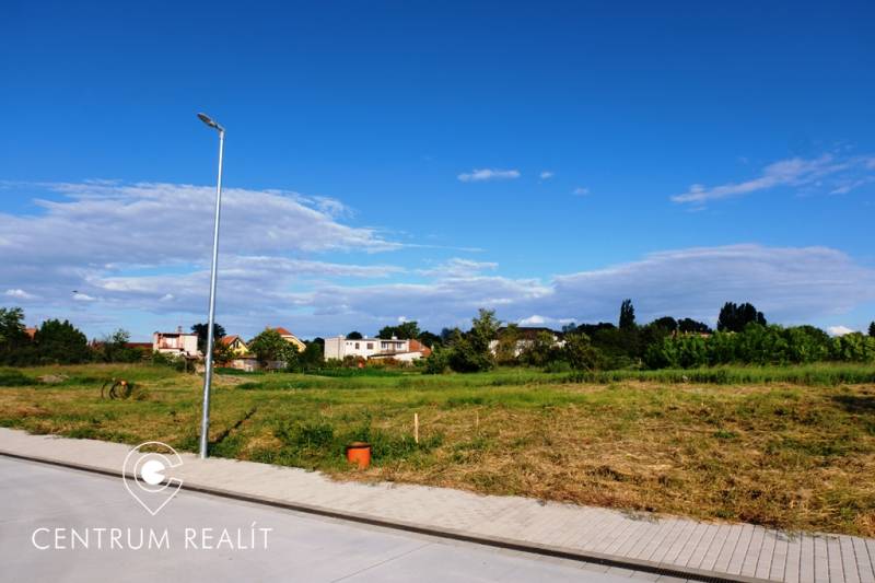Plots - residential for sale on Cintorínska Street in Malinovo, ready for construction.