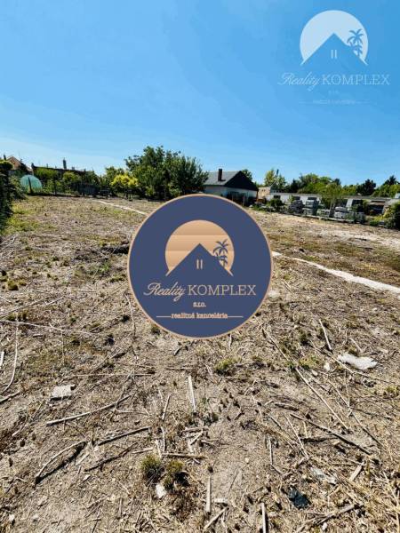 Plots - housing in Veľký Meder with a clean parcel, ready for construction.