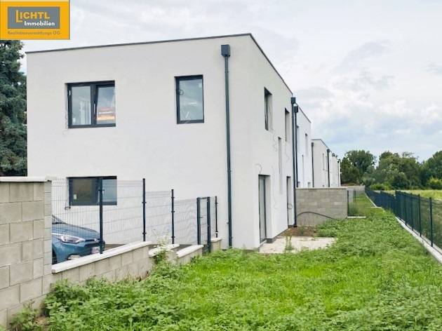 New development of 5 or more bedroom apartments in Bratislava with an adjacent green garden.