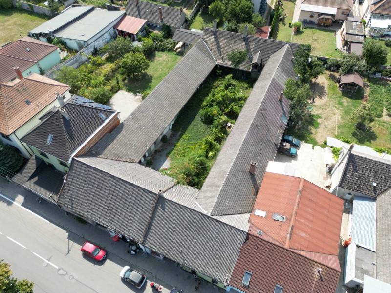 An interesting area with roofs and greenery on Hviezdoslav Street in Nové Mesto nad Váhom.