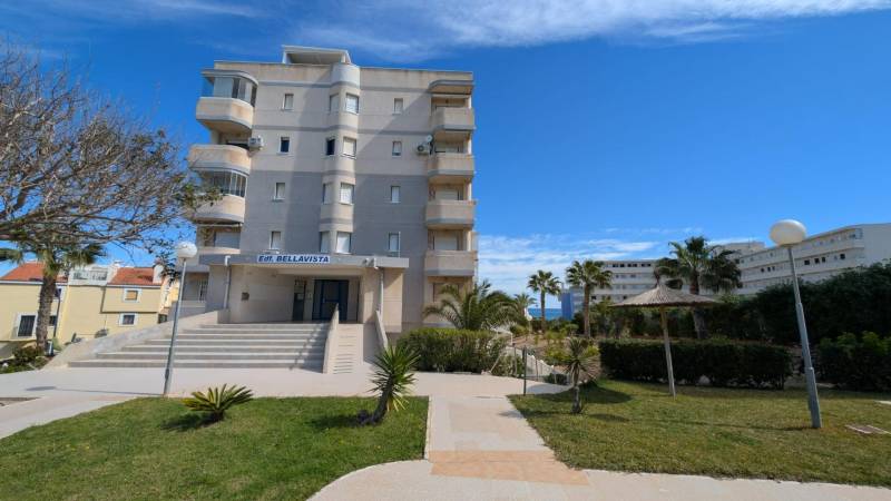 Five-story Bellavista building with balconies in Torrevieja on cl. Aquiles, studio apartment.
