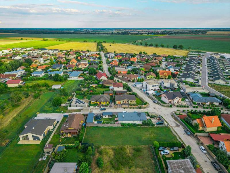 An aerial view of the development in Nová Dedinka along Majerská, an ideal location for plots - living.