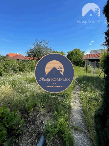 Garden path with a grassy area on Veľkoblahovská Street in Dunajská Streda.