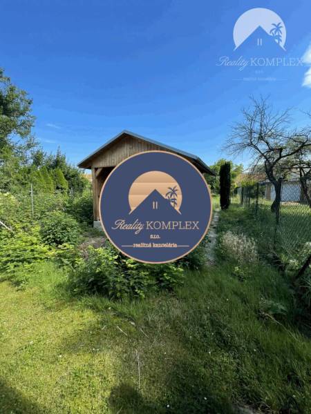 Garden cottage with greenery, ideal location for relaxation near Dunajská Streda.