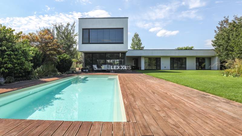 A family house on Longobardská in Bratislava - Rusovce with a swimming pool and a large garden.