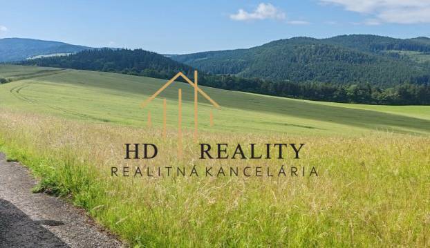 Beautiful meadows and fields suitable for plots - living in Králiky, green landscape on the horizon.