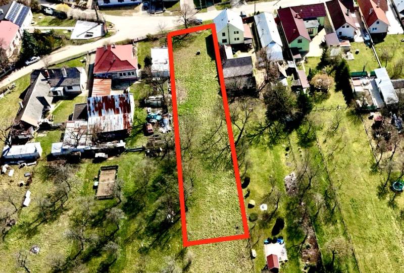 Construction of houses in Moravské Lieskové, aerial view of the plot between the houses.