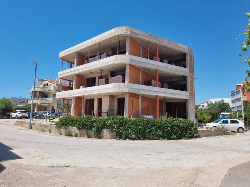 An unfinished building with reinforced concrete and brick construction in the city of Vodice.