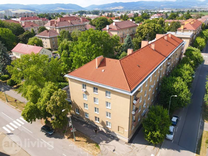 Aerial view of a 2-room apartment in Nova Dubnica surrounded by greenery.