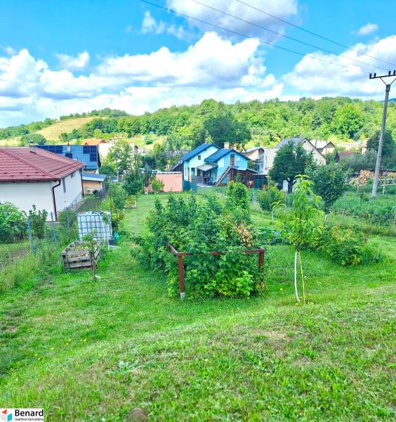 Plots - housing in Bodovce offer gardens and houses on Bodovce Street.