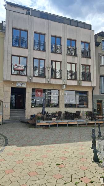 The building on Mostová Street in Ružomberok with a terrace and the Central café.