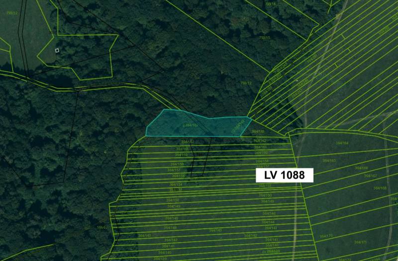 The cadastral map of the Topoľovka area shows agricultural and forest lands with parcel numbers.