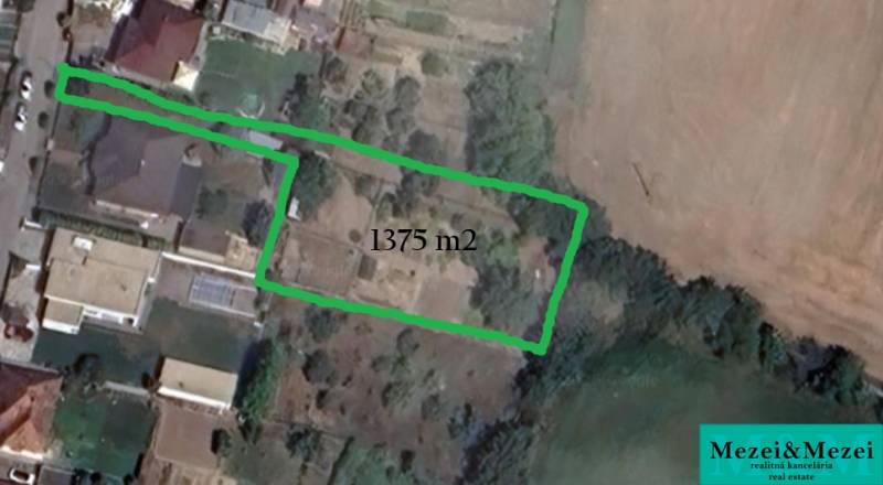 Aerial view of a building plot in Zavar suitable for residential use, area 1375 m².
