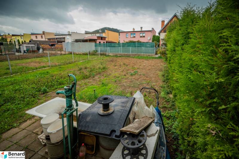Backyard with a fence and lawn, Veľký Šariš, Matice Slovenskej Street, 3-room apartment.