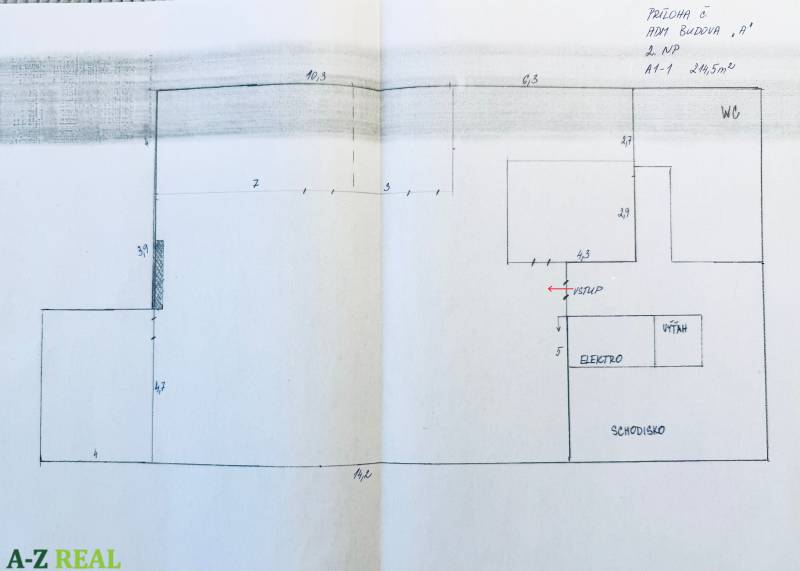 Floor plan of offices with marked dimensions and rooms on the second floor of the building.