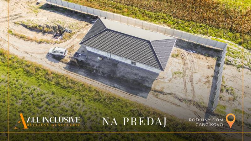A top view of a family house under construction in Gabčíkovo with a private plot.