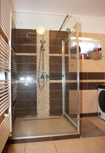 WhatsApp Image 2025-07-04 at 14.23.23 (6).jpeg