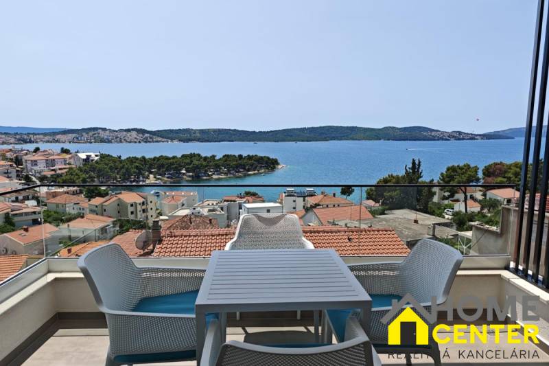 Sea view from the terrace of the villa in Trogir with outdoor seating.