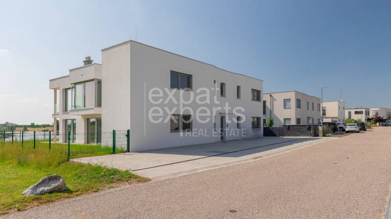 Family house in Kittsee on Am Seepark street near the lake.