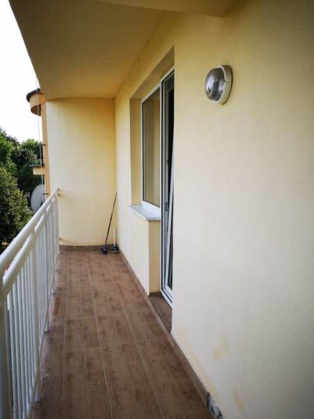 Balcony of a 3-room apartment on Centrum II street in Dubnica nad Váhom with a view of greenery.