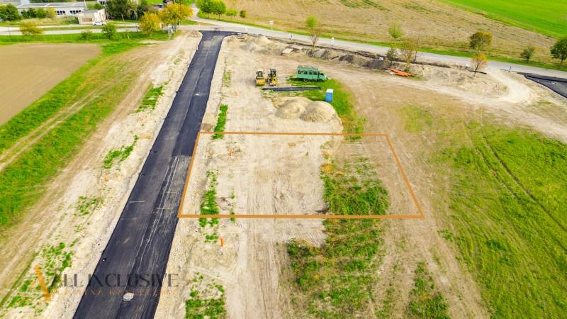 Building plot in Amadeho Kračany in Kostolné Kračany, ready for living.
